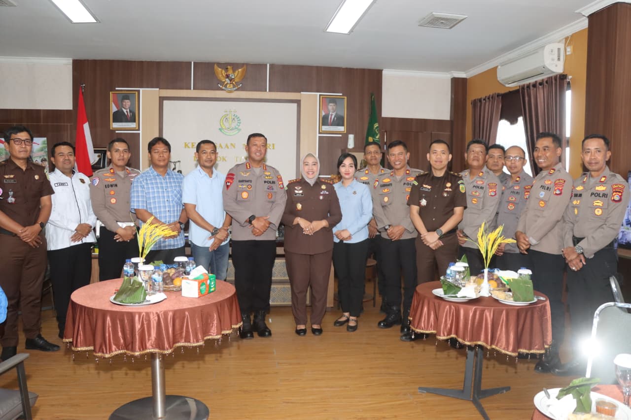 PERKUAT INTEGRITAS, KAPOLRESTA LOMBOK TENGAH SILATURAHMI DENGAN KEJARI DAN DANDIM.